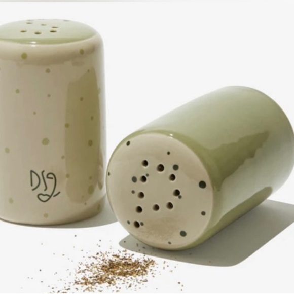 DARLING SPRING Ceramic Salt & Pepper Shakers Green Polka Dots Original Box - Picture 2 of 9